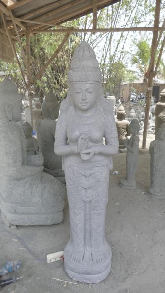 Product image 2 of the product “Standing Sri Dewi. Made from riverstone. Height 180cm ”